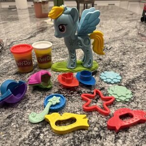 My Little Pony‎ Rainbow Dash Play-Doh Style Salon Mold On Base With Two Tubs #23